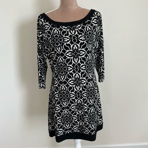 WHBM 3/4 Sleeve Black and White Tunic Size M